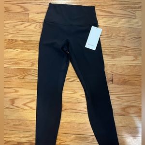NWT LULULEMON ALIGN LEGGINGS 25” SIZE 6, BLACK